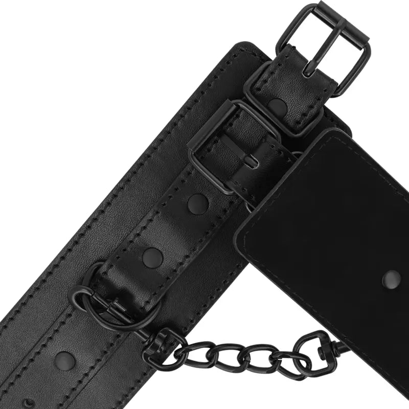 Menottes en Cuir Végétalien Réglables - Intense Fetish